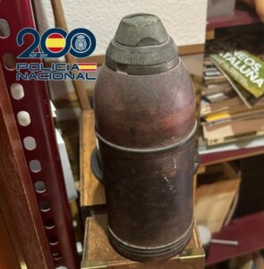 Proyectil de artillería encontrado en una vivienda de Exposición